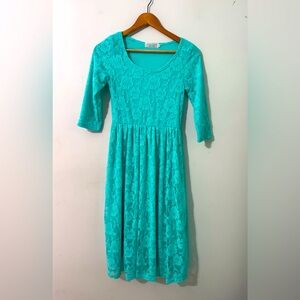 Signature lace Blue Green dress 3/4 Sleeves Scoop Neck midi dress size small EUC